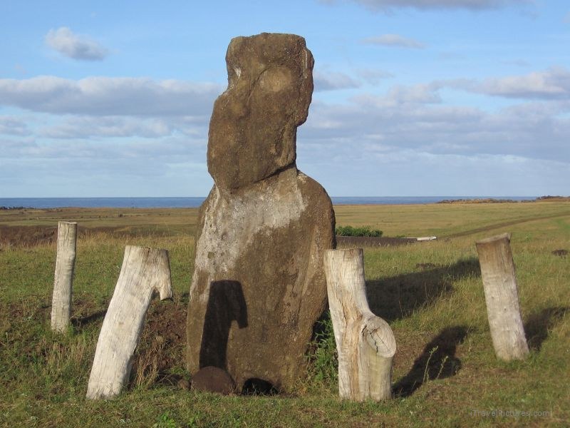 Akahanga  maoi statue
